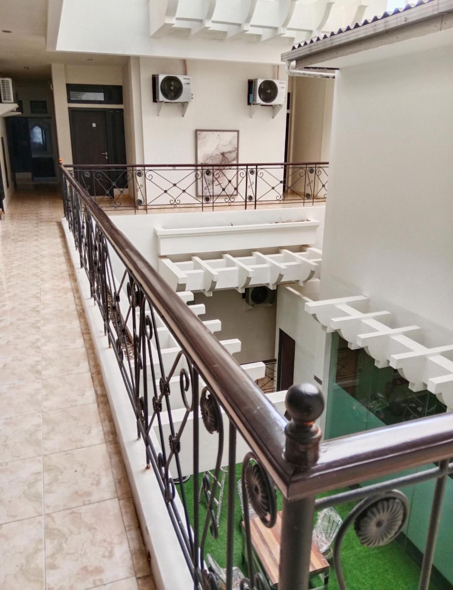 Andita Syariah Hotel 수라바야 외부 사진