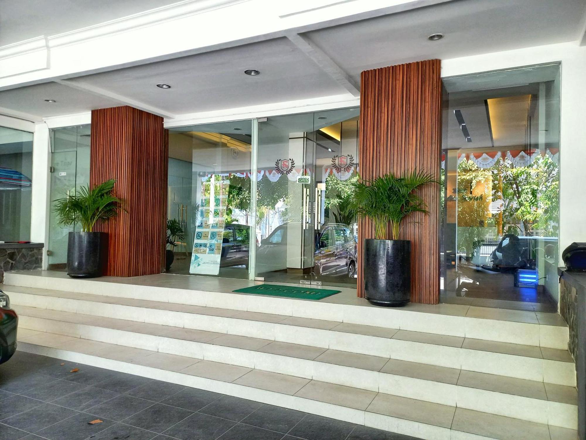 Andita Syariah Hotel 수라바야 외부 사진