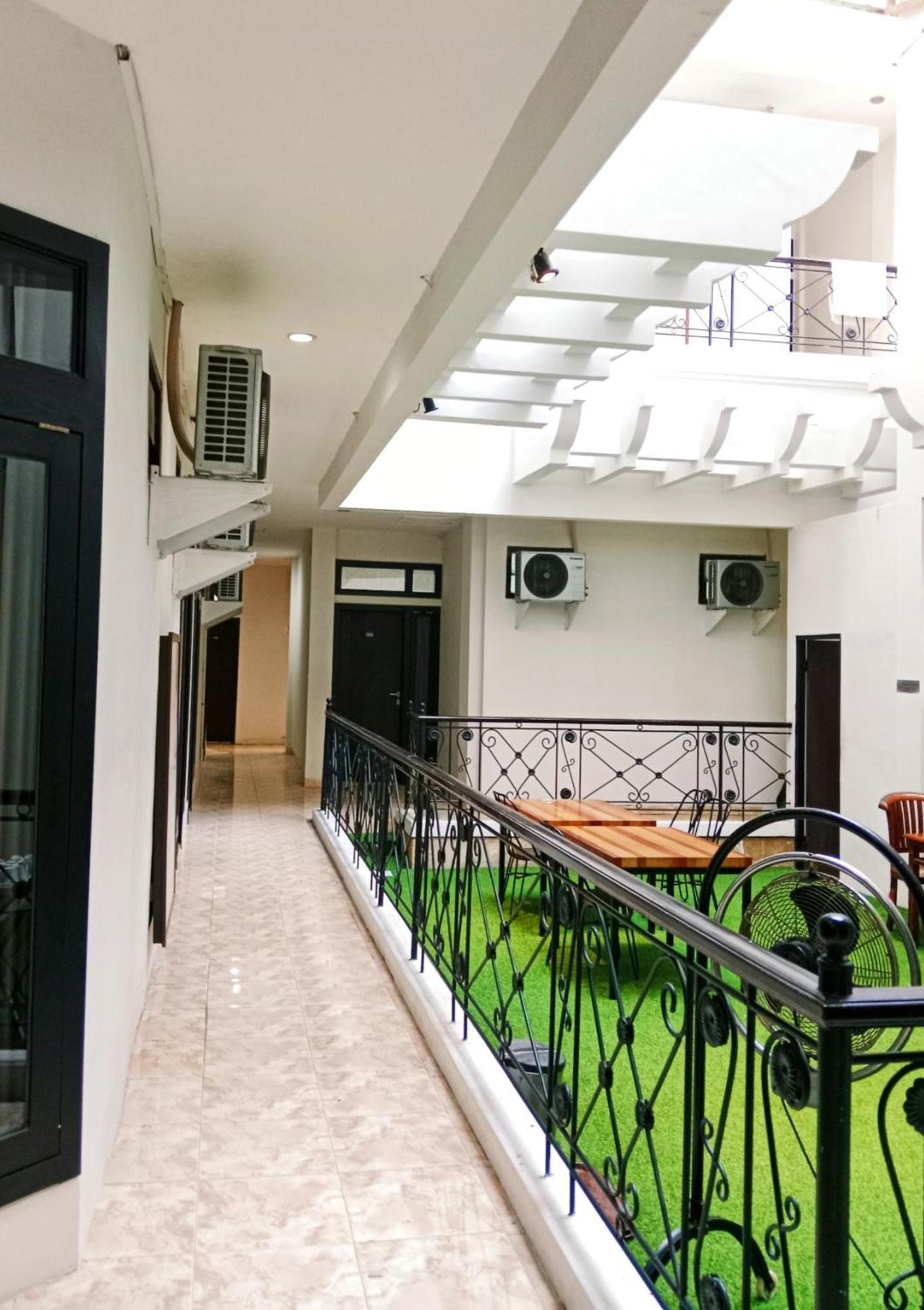 Andita Syariah Hotel 수라바야 외부 사진